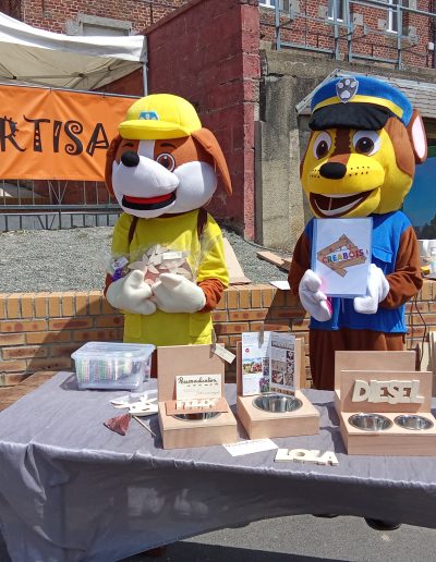 Stand 123CREABOIS à la fête du chien à Prisches (Avesnois)